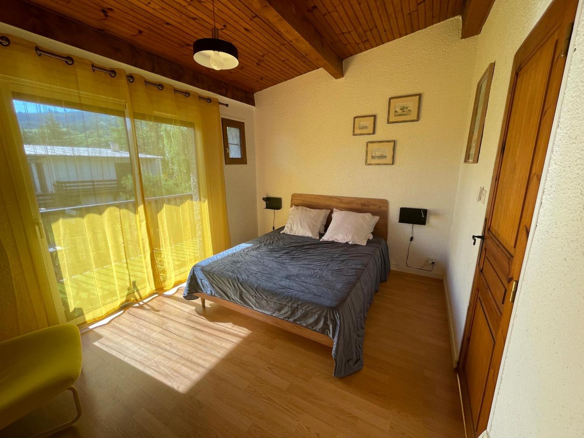 Maison Tres Agreable Avec Exterieurs, Bien Situee Au Plan D'Eau アンブラン エクステリア 写真